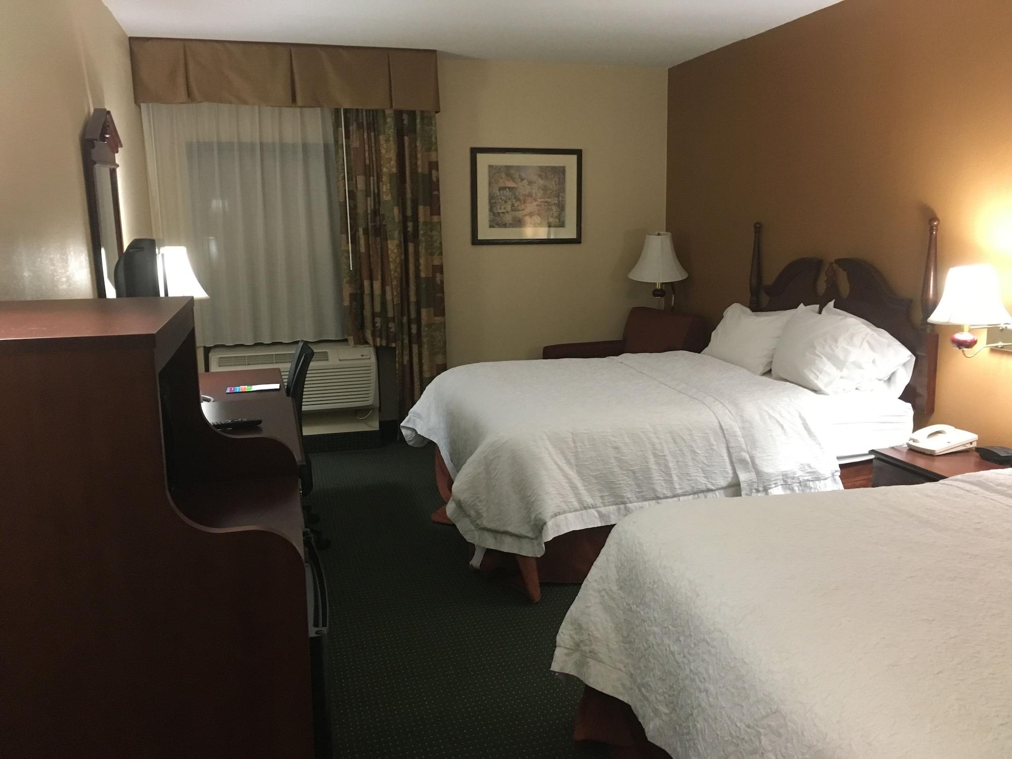 Hampton Inn Bedford Exteriör bild