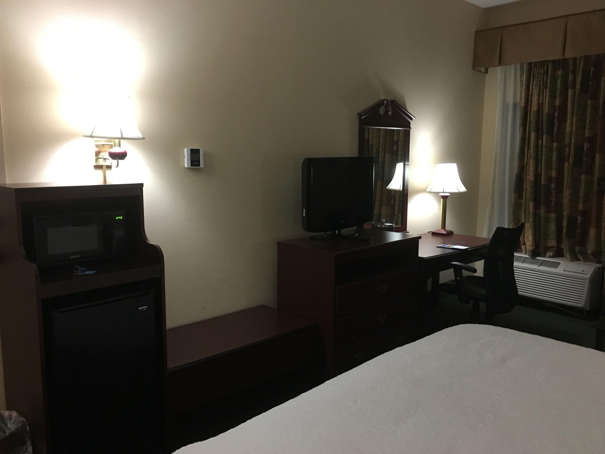 Hampton Inn Bedford Exteriör bild