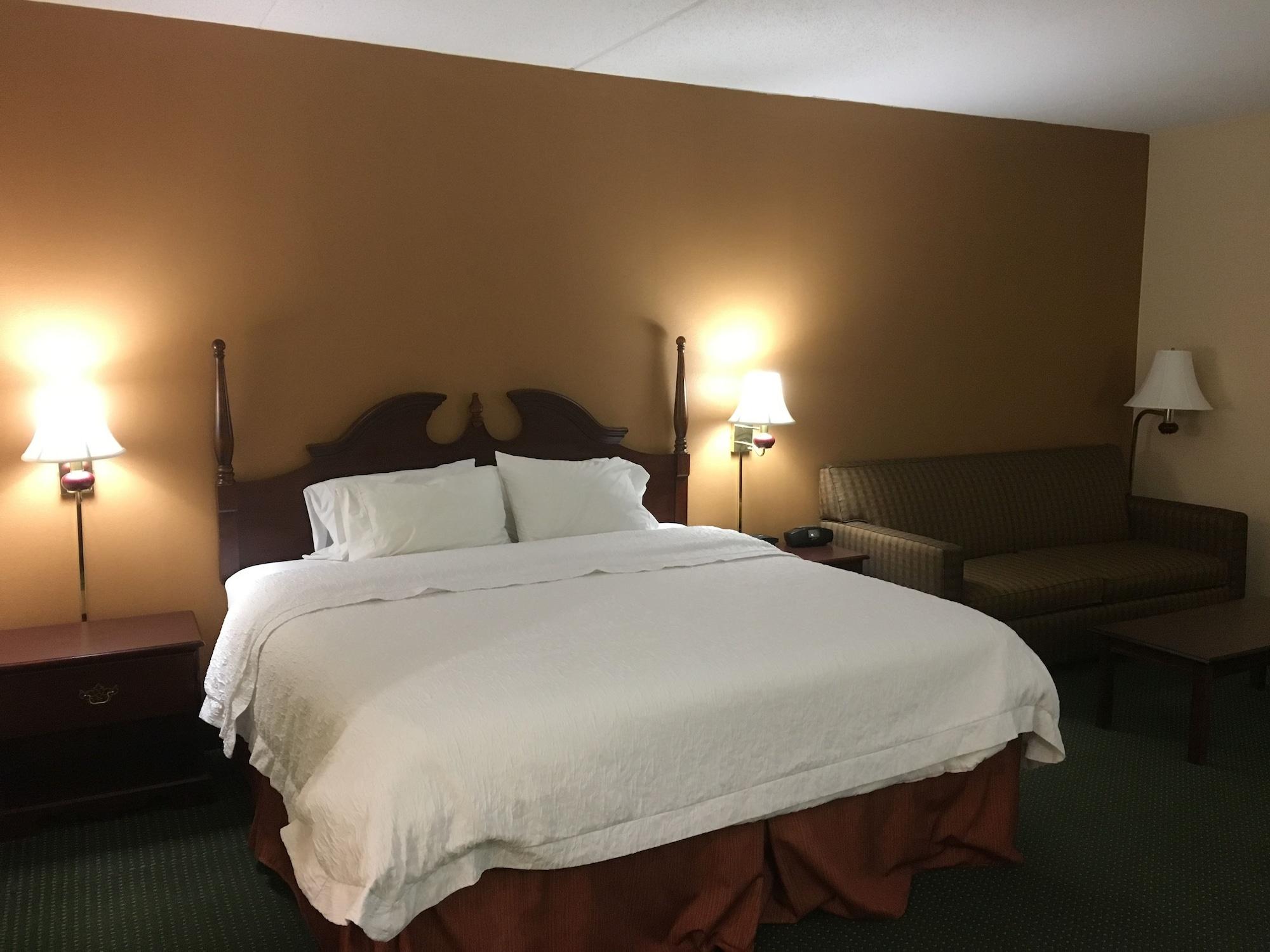 Hampton Inn Bedford Exteriör bild