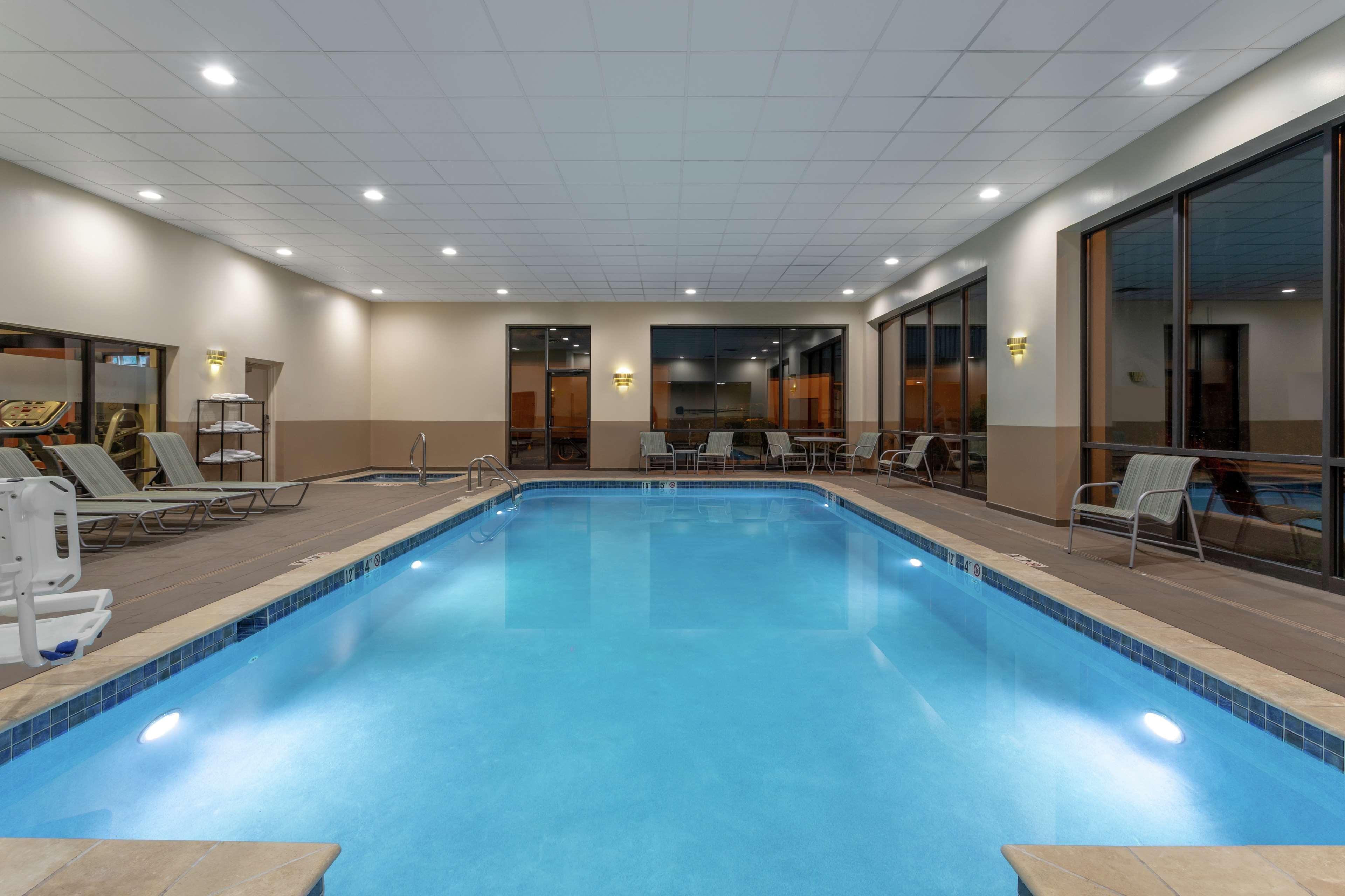Hampton Inn Bedford Exteriör bild