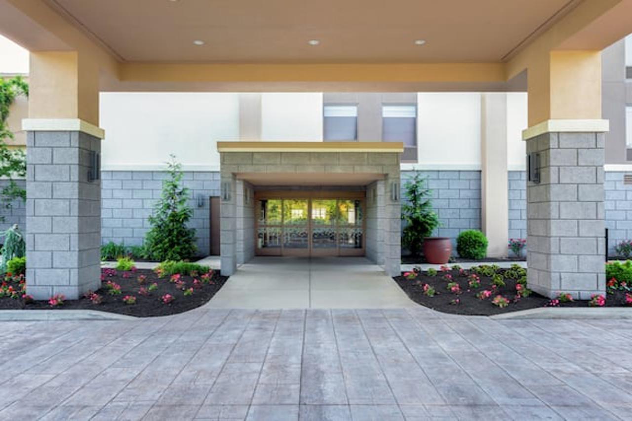 Hampton Inn Bedford Exteriör bild